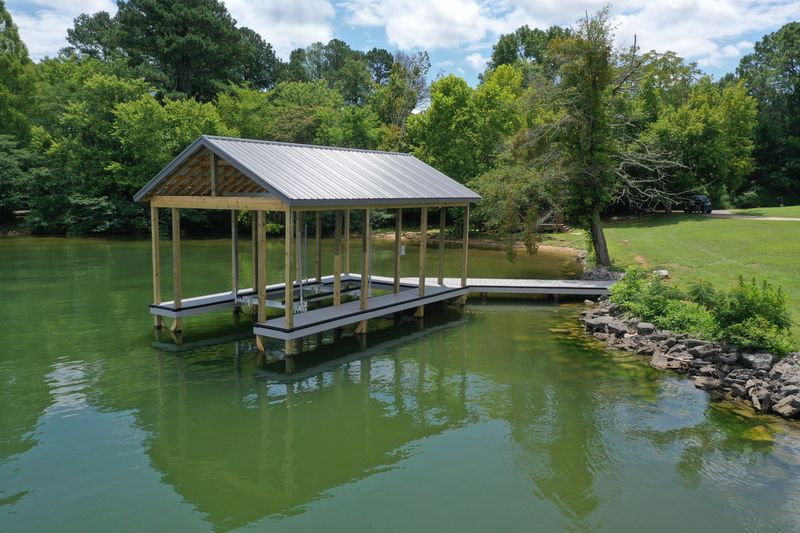 Watts Bar Lake dock builds by Blue Horizon