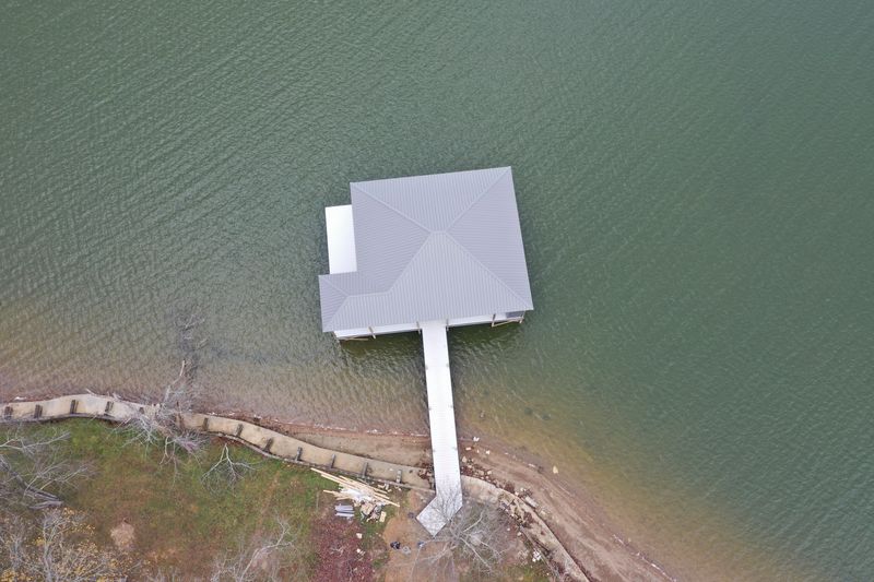 Fort Loudoun Lake dock builds by Blue Horizon