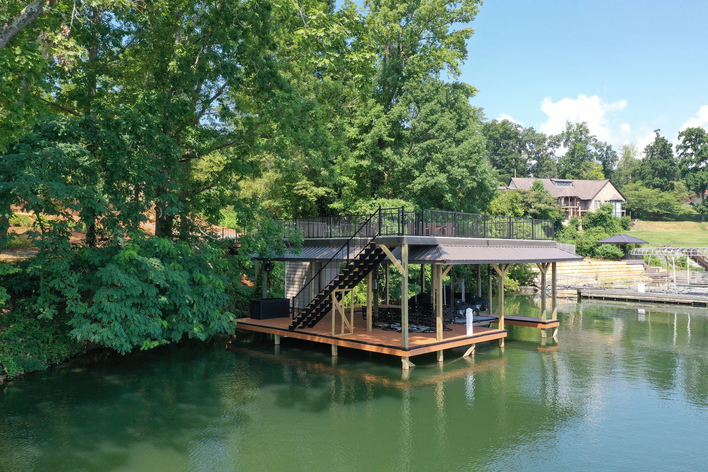 Custom dock builder on Lake Guntersville — Blue Horizon Docks and Decks