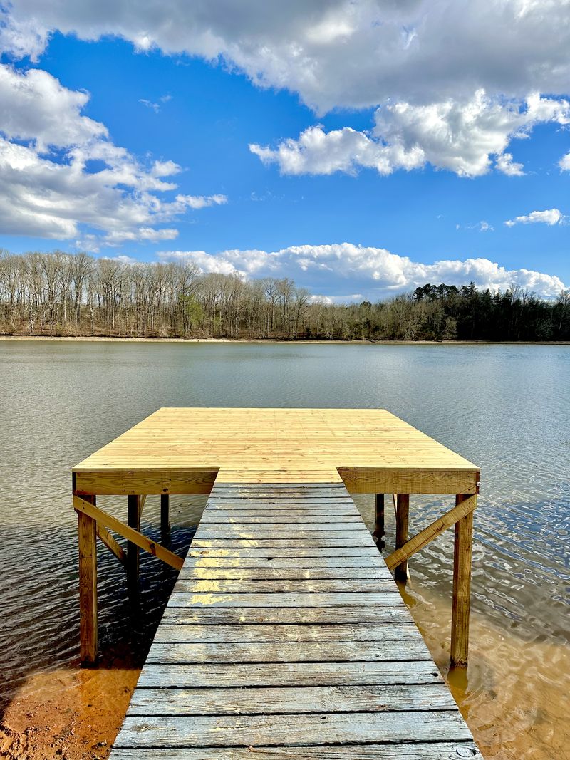 Blue Horizon crew building a custom dock on Tellico Lake
